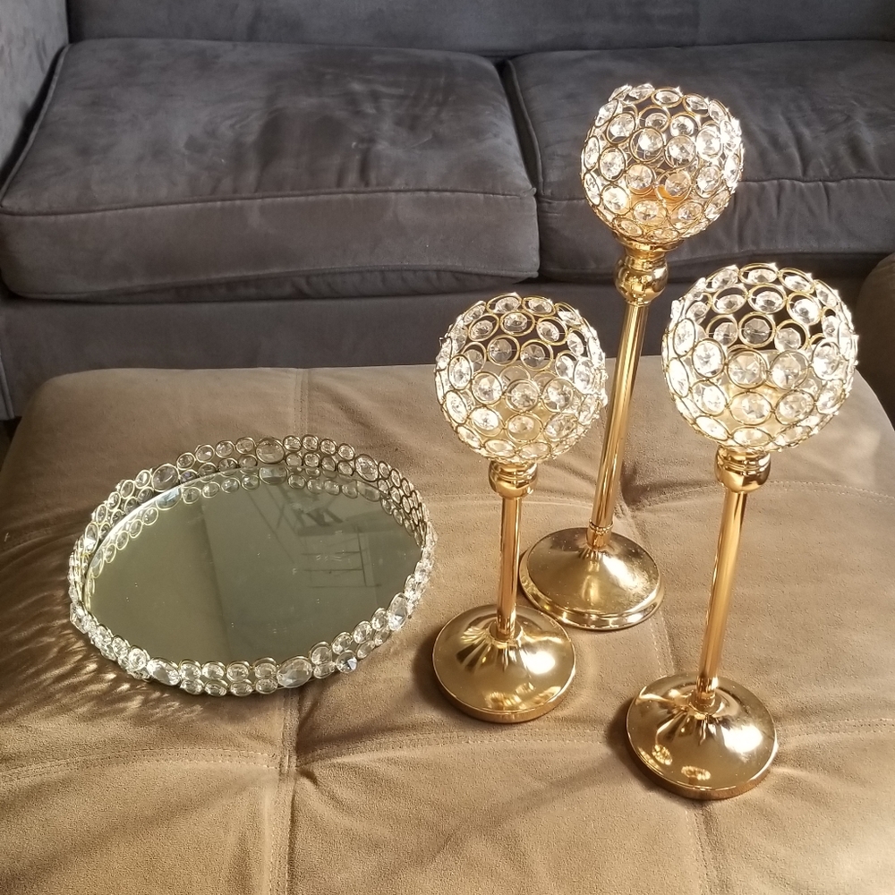 Set of gold/cristal candlesticks and tray